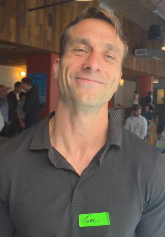 Tomas